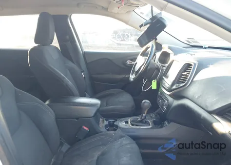 2016 Jeep Cherokee Latitude z USA, uszkodzony, nr VIN 1C4PJMCS7GW335098